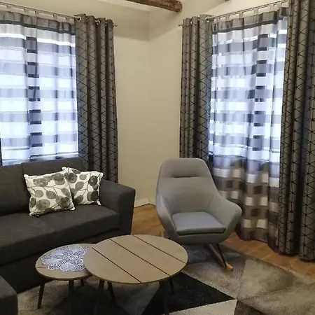 New Luxury & Spacious, Central Apartment, 2bedrooms 70sqm 公寓 索菲亞