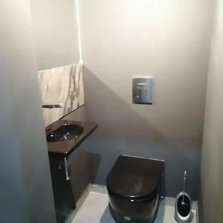 New Luxury & Spacious, Central Apartment, 2bedrooms 70sqm 公寓